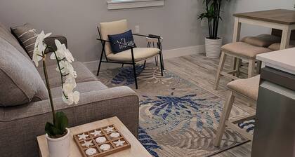Newly Renovated Cozy 1 BR only 200 yards to the white sandy beach