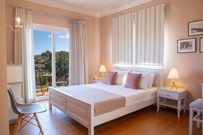 3 makuuhuonetta, tallelokero huoneessa, silitysrauta/-lauta