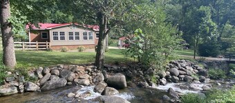 Cottage with stream, mountains, peaceful, quite, secluded, dog friendly. 