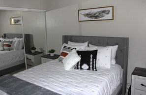 2 bedrooms, desk, iron/ironing board, free WiFi - Cozy ground level resort style condo with heated pool/hot tub, and gym! (Oro Valley)