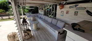 Terrace/patio - Typical Provencal farmhouse of 220 m² with all comforts, swimming pool and calm! (Le Thor)