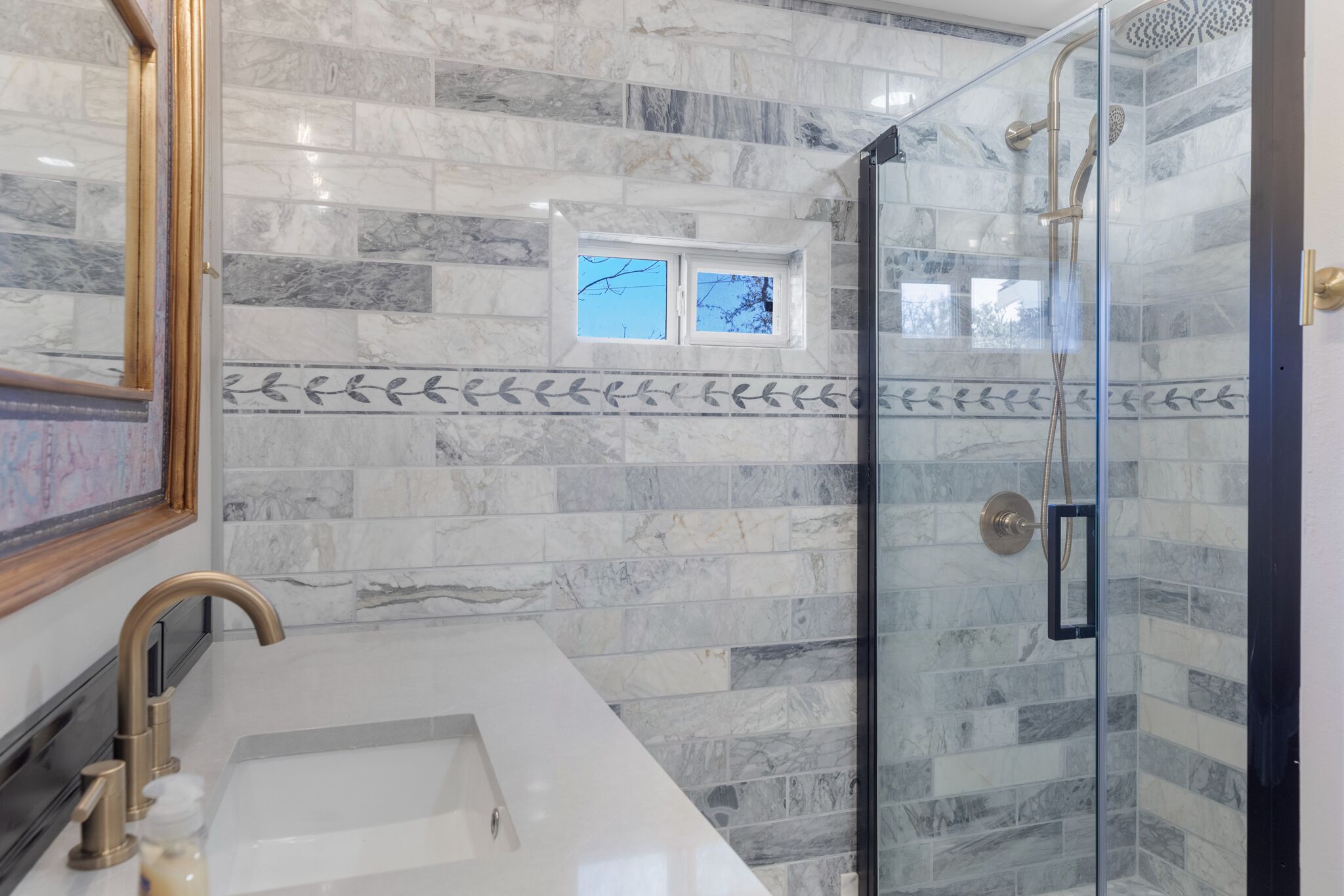 Towels, soap, shampoo, toilet paper