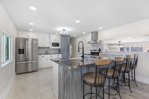 Fridge, microwave, oven, stovetop - Fire pit and close access to hiking trails. (Fredericksburg)
