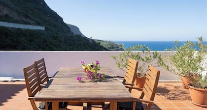 Home2Book Elegant Retreat: Pool & Nature Oasis