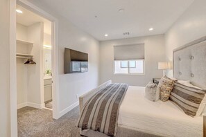 4 Schlafzimmer, Bügeleisen/Bügelbrett, Reisekinderbett, kostenloses WLAN