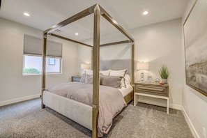 4 habitaciones, tabla de planchar con plancha y cuna de viaje 