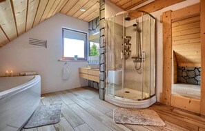 Combined shower/tub