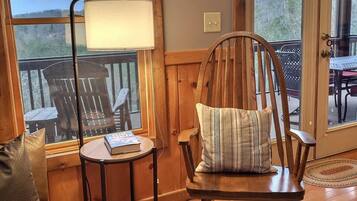 Smart TV, fireplace, video games, DVD player