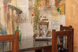 Appartement traditionnel | Aire de séjour | Bureau
