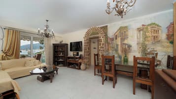 Appartamento Tradizionale | Area soggiorno | Studio