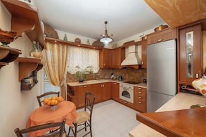 Traditional Apartment | Private kitchen