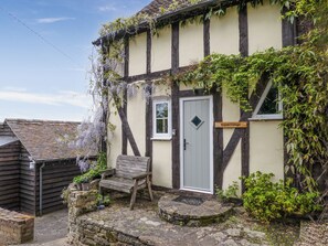 Exterior - 1 bedroom accommodation in Ridgeway Cross, near Malvern (Ridgeway Cross, near Malvern)