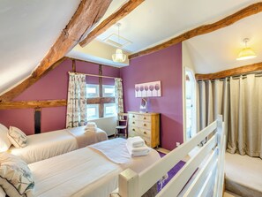 1 bedroom, free WiFi, bed sheets - 1 bedroom accommodation in Ridgeway Cross, near Malvern (Ridgeway Cross, near Malvern)