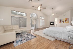 5 bedrooms, free WiFi, bed sheets - For Rent in Gilbert, AZ – Luxury Home in El Dorado Lakes 30-Day Minimum Stay (Gilbert)