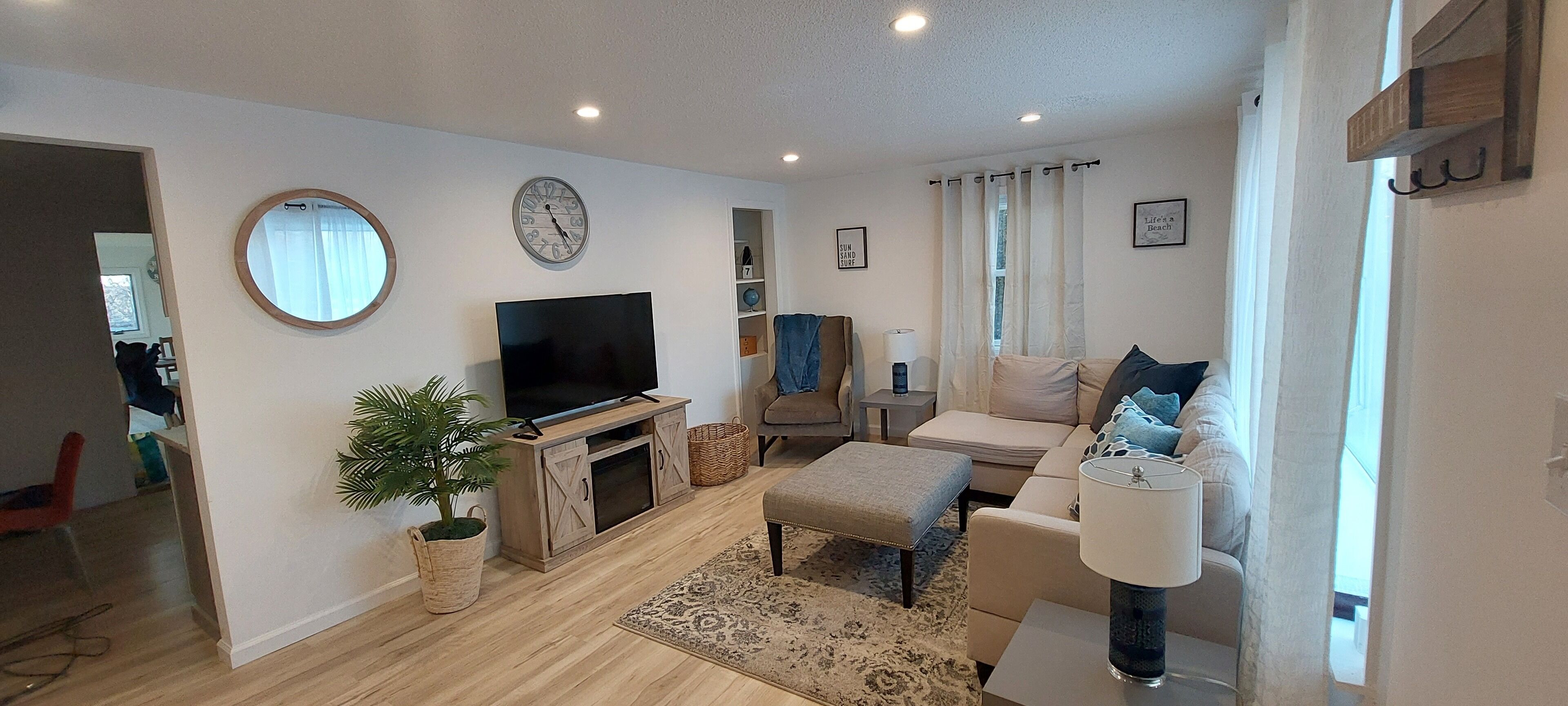 Modern ranch in a coastal community!