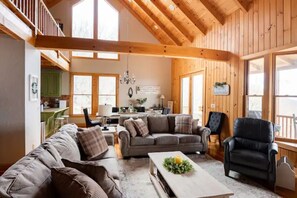 Televisio, takka, pöytäjalkapallopöytä