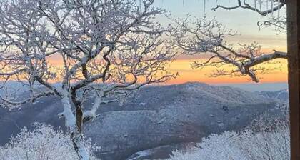 Private 3,100 Sq Ft Wolf Laurel Lodge w/ Epic Views, Skiing & AT Trail Access