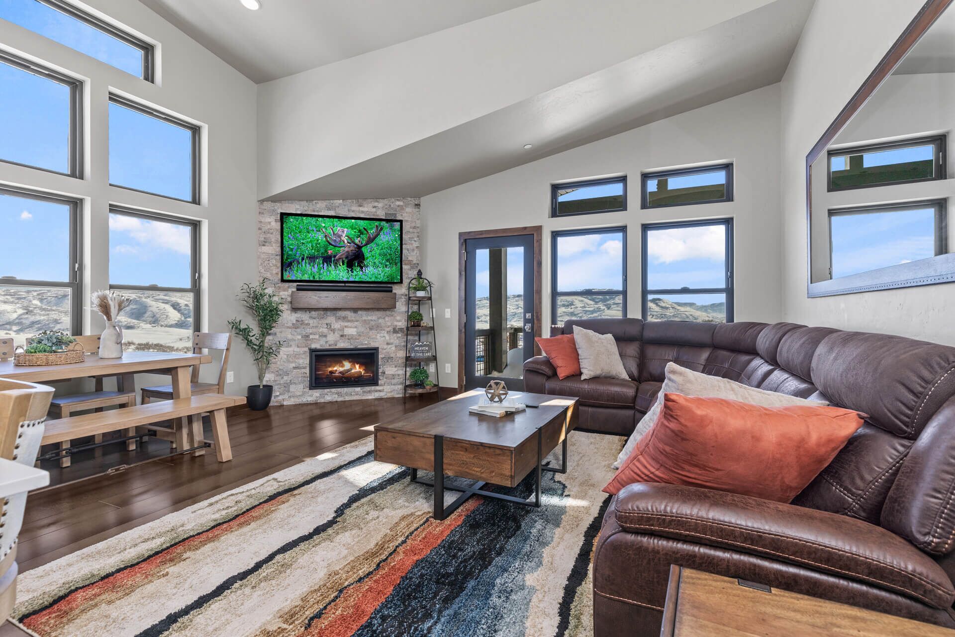 Mayflower Lodge 303-21 Newly Built!-Top Floor-Mountain View