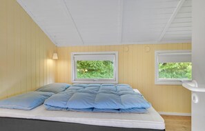 3 bedrooms, travel crib, free WiFi