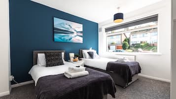 Habitación básica | 3 habitaciones, tabla de planchar con plancha y wifi gratis