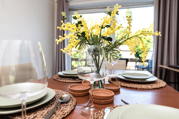 Basic Room | In-room dining