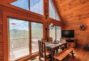 Dining - Quiet Haven Mountain Top Cabin - 3 Bedroom Cabin w/ Breathtaking Views (Topton)
