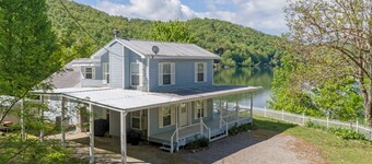 Lakefront Cottage - Spacious House w/ Private Dock on Lake Nantahala