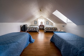 4 bedrooms, WiFi, bed sheets