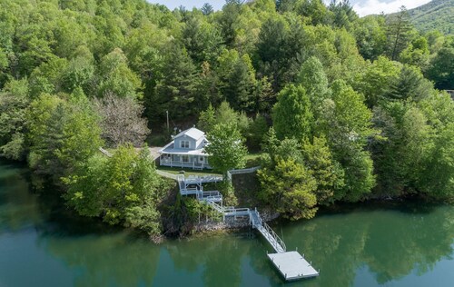 Lakefront Cottage - Spacious House w/ Private Dock on Lake Nantahala