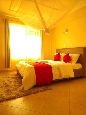 2 dormitorios, cortinas opacas, wifi y ropa de cama
