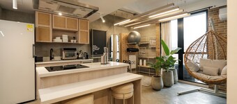 Indie Universe Creative Hotel