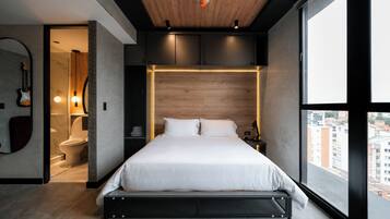 Exclusive Studio Suite, Non Smoking, Kitchenette | Premium bedding, individually decorated, individually furnished