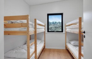 4 bedrooms, free WiFi