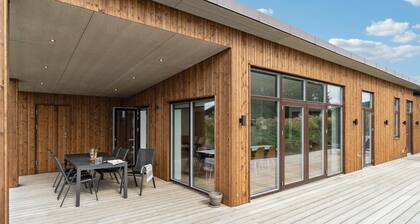 4 bedroom awesome home in Bindslev