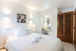 3 habitaciones, tabla de planchar con plancha y wifi gratis 