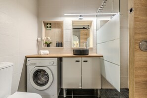 Regadera y secadora de cabello 