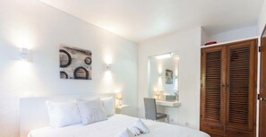 3 chambres, fer et planche à repasser, Wi-Fi gratuit