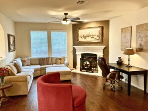 Smart TV, reproductor de DVD, libros y videoteca 