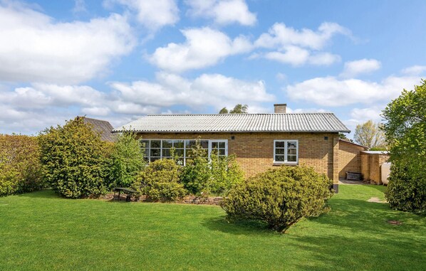 Exterior - Lovely home in Aakirkeby with WiFi (Aakirkeby)