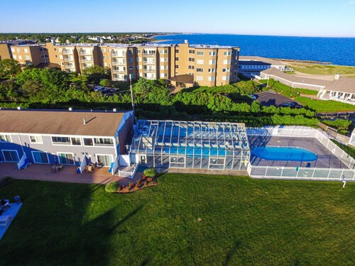 2 bedroom condo in the perfect central Cape Cod location