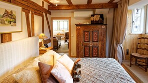2 bedrooms, desk, iron/ironing board, travel cot - The Alsatian hart - Panoramic views (Riquewihr)