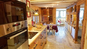 Fridge, microwave, oven, stovetop - The Alsatian hart - Panoramic views (Riquewihr)