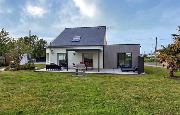Exterior - Beach front home in Ploudalmézeau with WiFi (Ploudalmézeau)