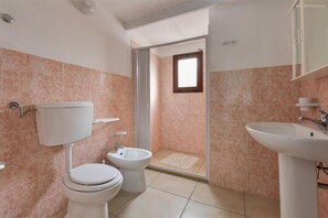 Casa, para fumadores | 3 habitaciones 