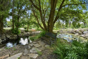 House, 5 Bedrooms | Property grounds - Family Getaway~hot Tub, Ice Castles & Tubing Hs 5 Bedroom Home by RedAwning (Midway)