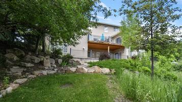 House, 5 Bedrooms | Exterior