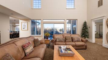 House, 5 Bedrooms | Interior