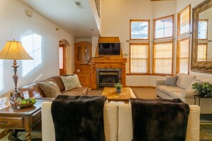 Maison mitoyenne, 3 chambres | Coin séjour