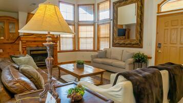 Townhome, 3 Bedrooms | Living area