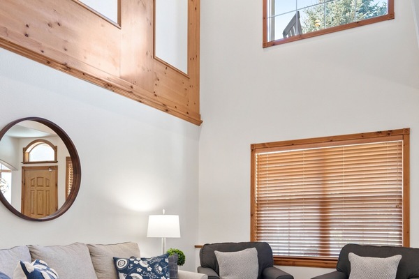 House, 4 Bedrooms | Living area